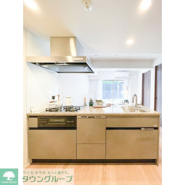 キッチン　【家具・家電の備え付けはありません】