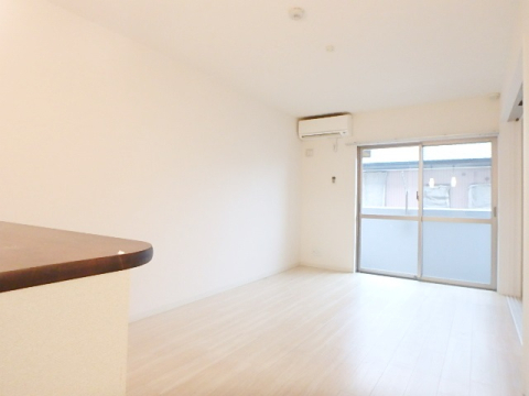 居室・リビング　※お部屋は２階の同型タイプです