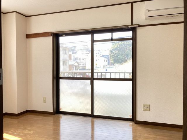 居室・リビング　写真は別部屋です。