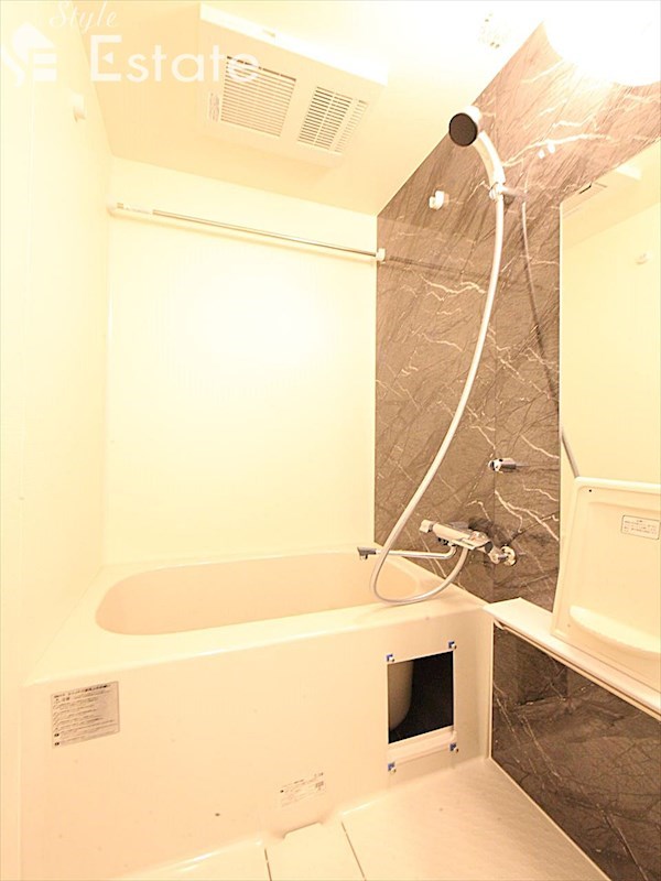 バス・シャワールーム　バスルーム