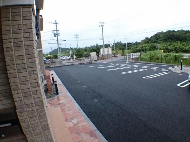 駐車場　駐車場