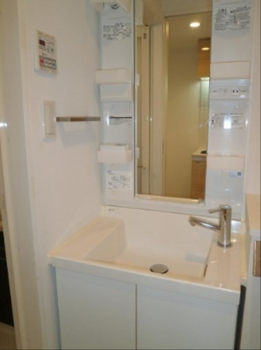 洗面設備　※同仕様写真含む