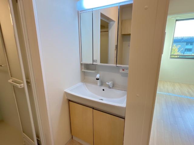 洗面設備　洗髪洗面化粧台