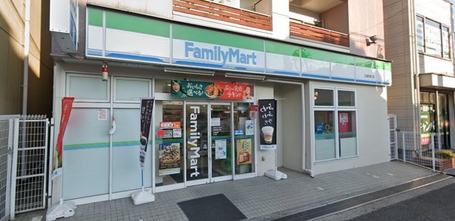 コンビニ　ファミリーマート　正雀駅東口（コンビニ）まで502m