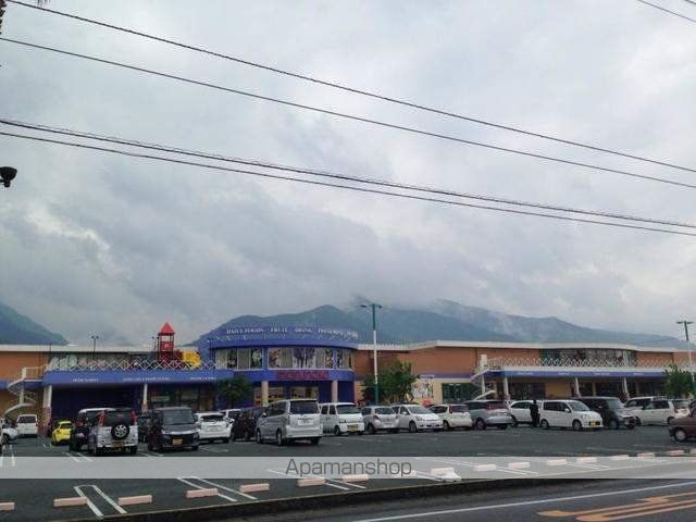 ショッピングセンター　マルナカ新居浜本店様（ショッピングセンター）まで1800m