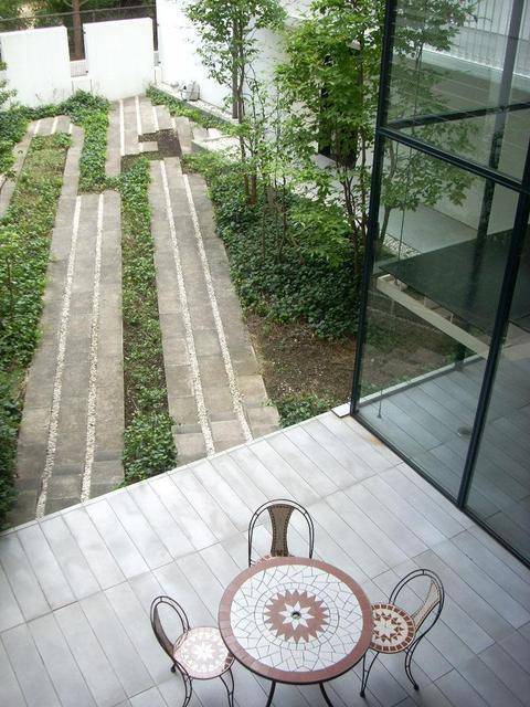 バルコニー　浴室乾燥機完備