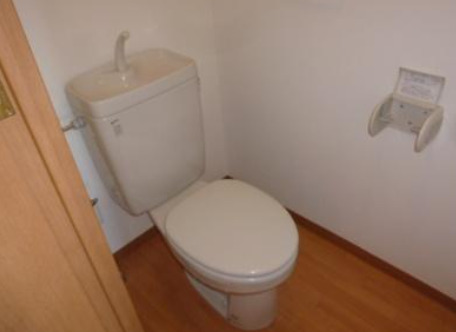 トイレ　写真は別居室のものです。