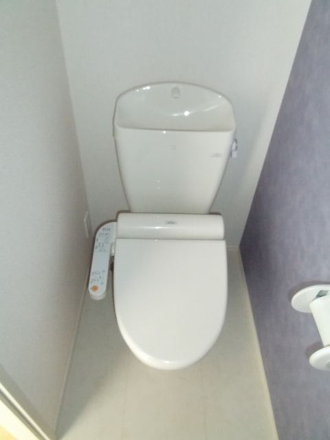 トイレ　温水洗浄暖房便座