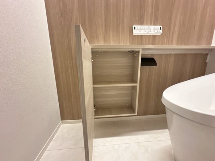 トイレ　トイレ収納