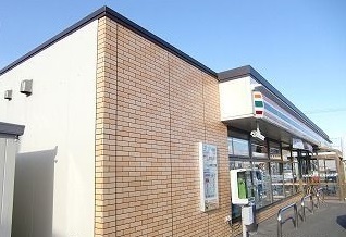 コンビニ　セブンイレブン八戸田向店（コンビニ）まで500m