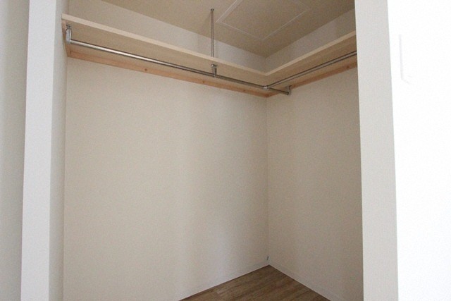 収納　収納力のあるウォークインクローゼットです！