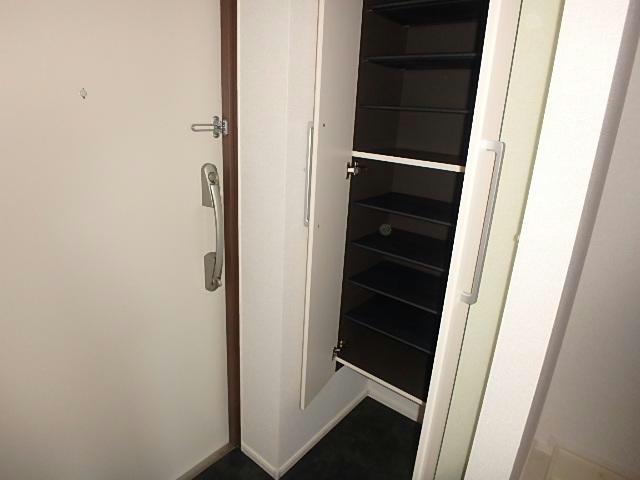 玄関　シューズボックス※同棟別室参考写真