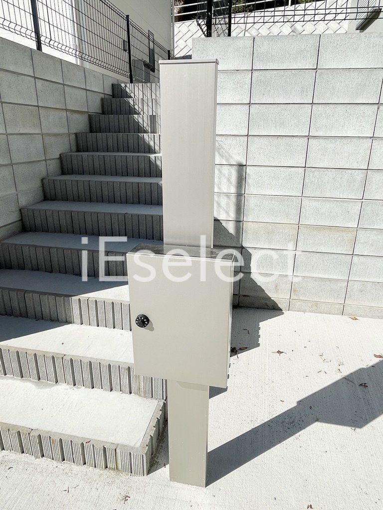 エントランス　ダイヤルロック付きのポスト！