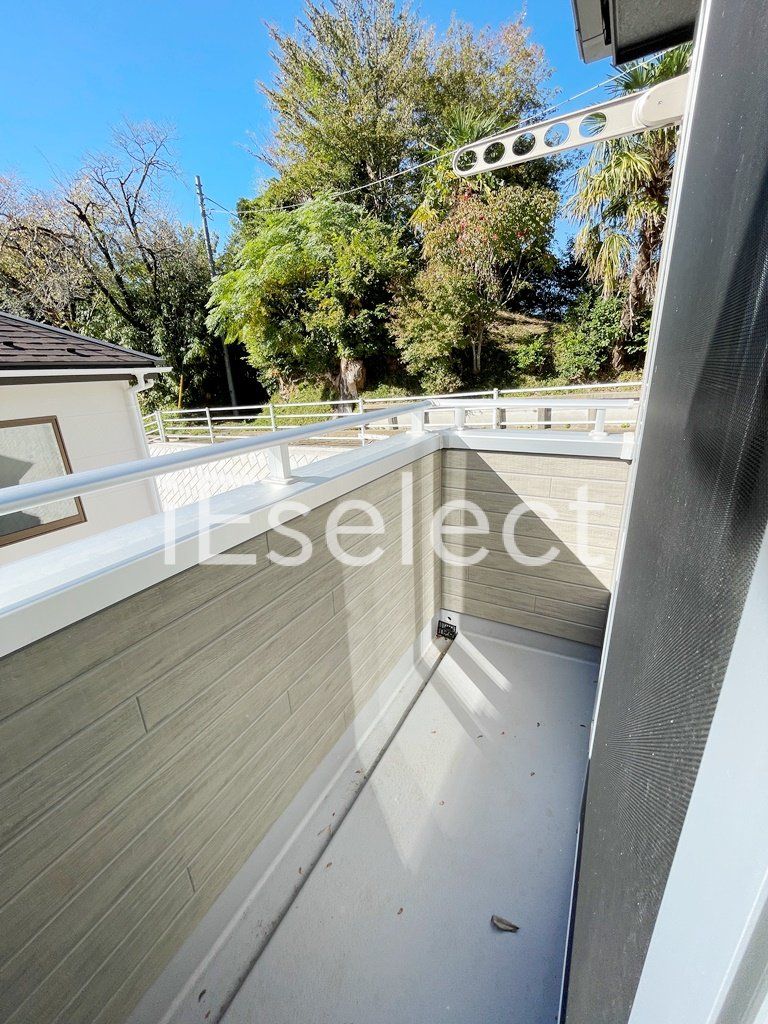 バルコニー　明るいバルコニーです。