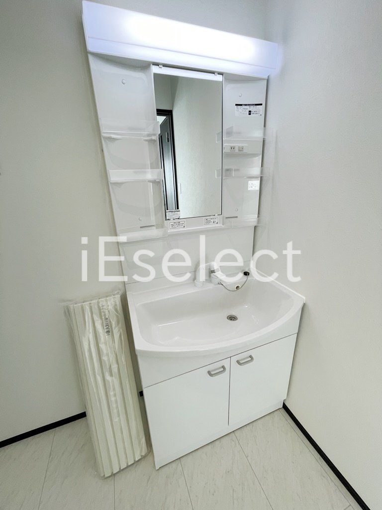 洗面設備　朝の忙しい時間に便利な洗髪化粧台！