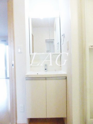 洗面設備　独立洗面台です。