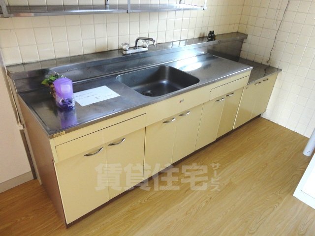 キッチン　同建物別タイプ写真です