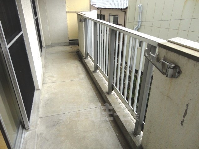 バルコニー　同建物別タイプ写真です