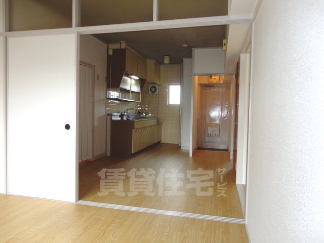 居室・リビング　同建物別タイプ写真です