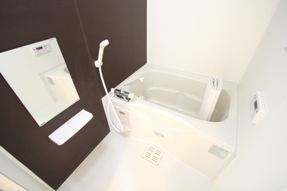 バス・シャワールーム　※別部屋の写真です