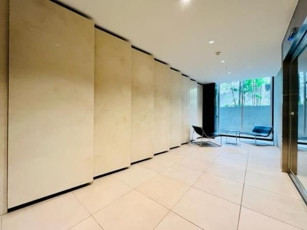 エントランス　清潔なエントランスです