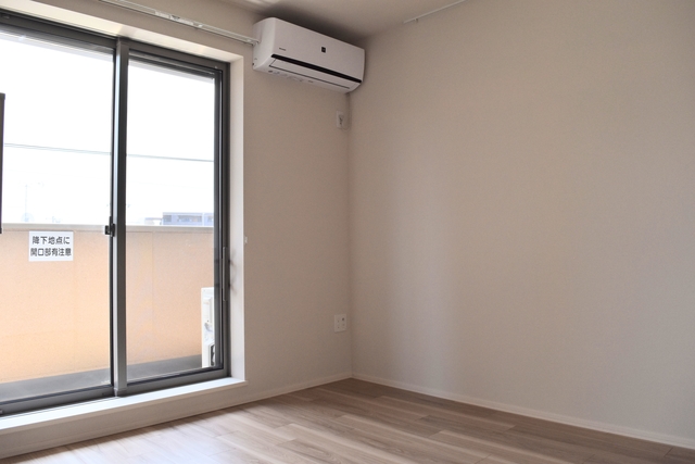 その他部屋・スペース　バルコニーに面した明るい洋室です！