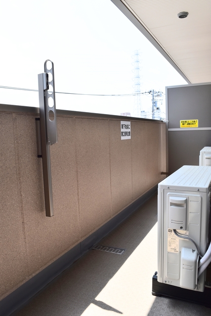 バルコニー　バルコニー付！お天気のいい日は洗濯物も気持ちよく干せますね！