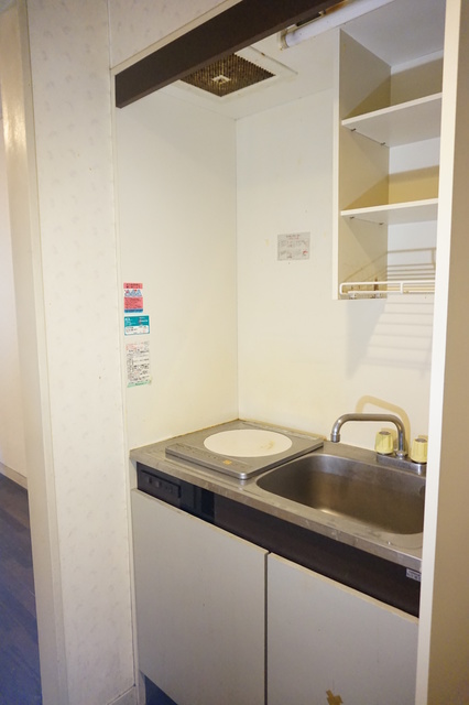 キッチン　火を使わず安心でお掃除も簡単なＩＨコンロ、１口付です♪