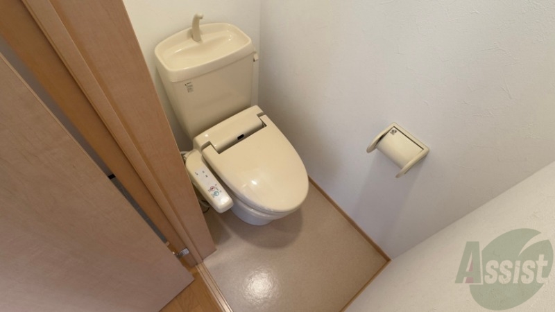トイレ　こちらはトイレです。清潔感があり、安心して使用できます。