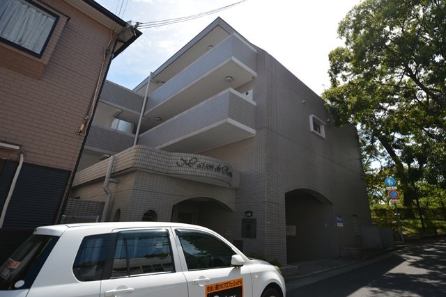建物外観　安心のオートロック付きです♪