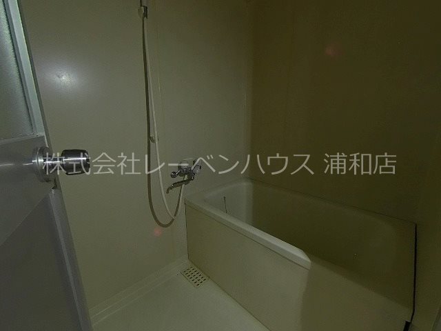 バス・シャワールーム　照明OFF