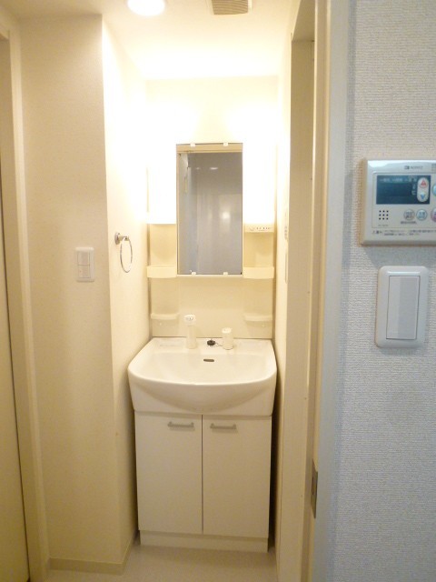 洗面設備　205号室の写真です。