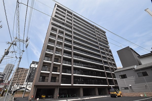 建物外観　★南向きで陽当たりの良いバルコニー★