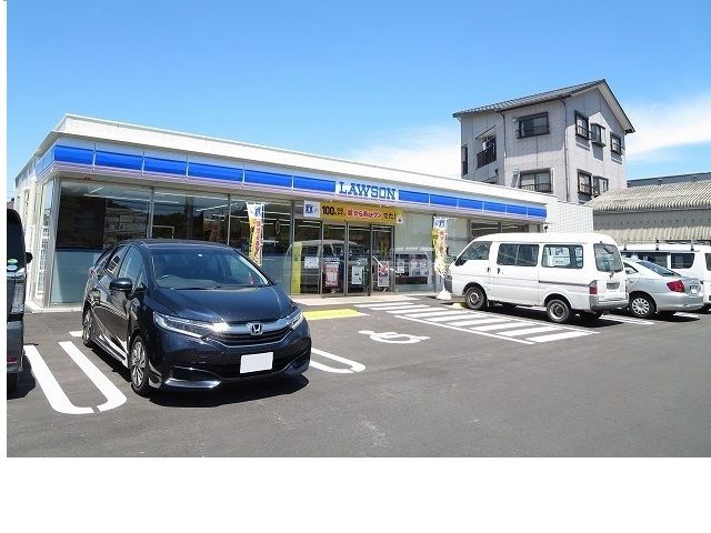 コンビニ　ローソン様（コンビニ）まで800m