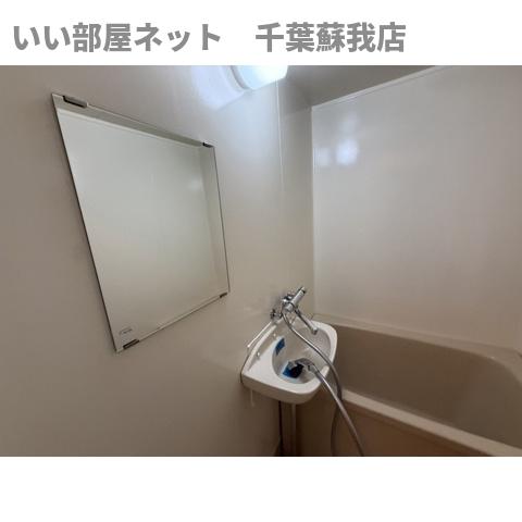 洗面設備　きれいなお風呂です