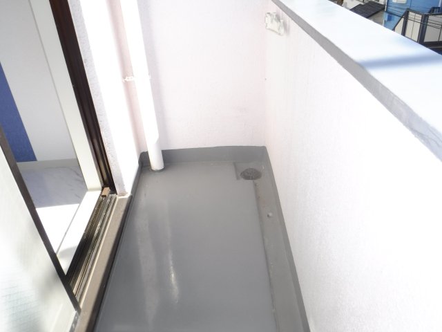 バルコニー　他のお部屋の参考写真となります。