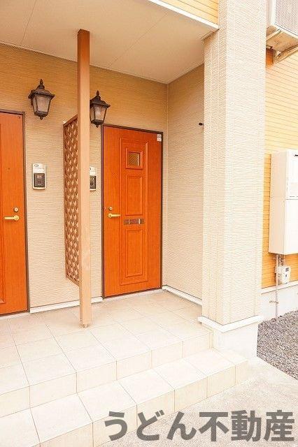 エントランス　うどん県のお部屋探しはうどん不動産へ うどんちゃんとLINE