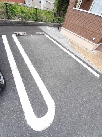 駐車場　車をお持ちの方に嬉しい駐車場付きの物件です