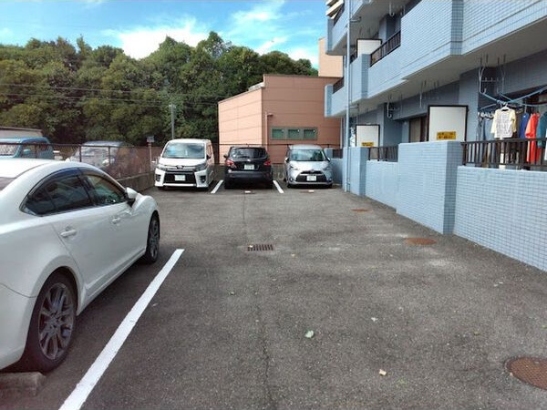 駐車場　名古屋で一番初期費用の安い賃貸専門の不動産会社です(^^)