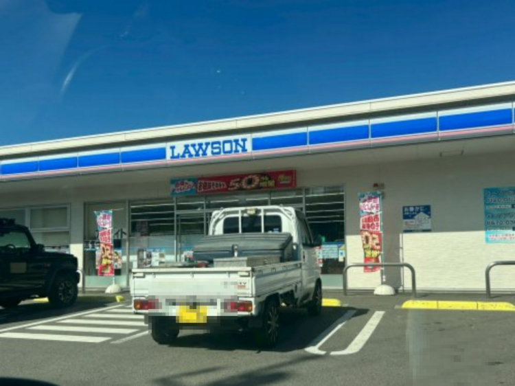 コンビニ　ローソン 新居浜西バスターミナル店（コンビニ）まで850m