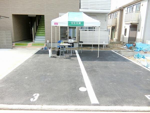 駐車場　敷地内駐車場！