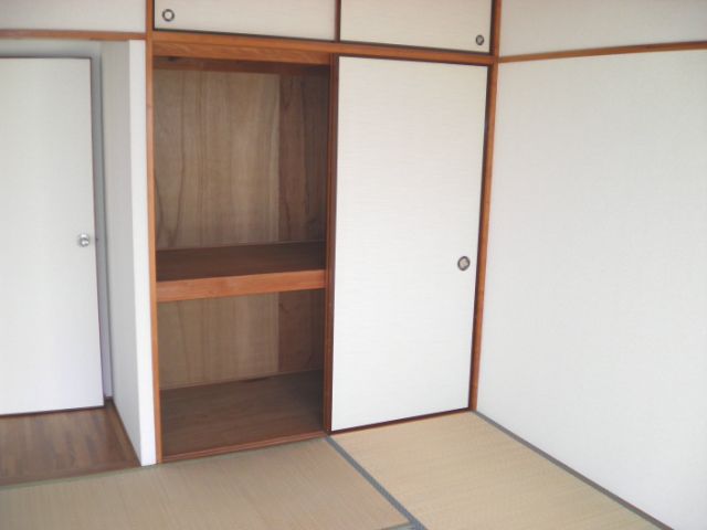 その他設備　２段式の収納です。