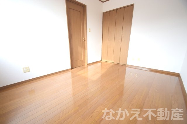 その他部屋・スペース　広くて明るい寝室