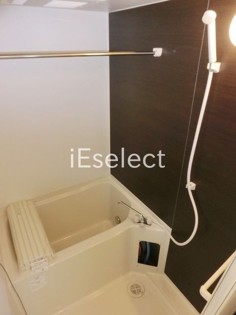 バス・シャワールーム　追い焚き付きのバスルーム