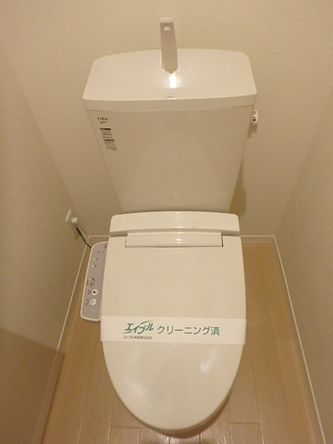 トイレ　洗浄便座は助かります。。