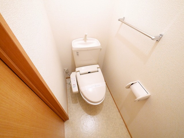 トイレ　落ち着いたトイレです