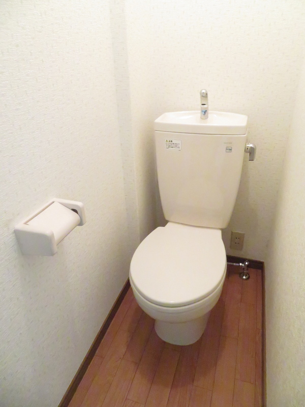 トイレ　キレイにクリーニング