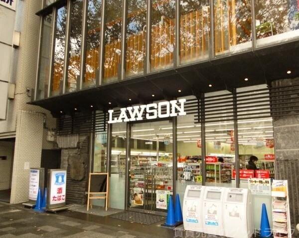 コンビニ　ローソン烏丸御池店（コンビニ）まで260m