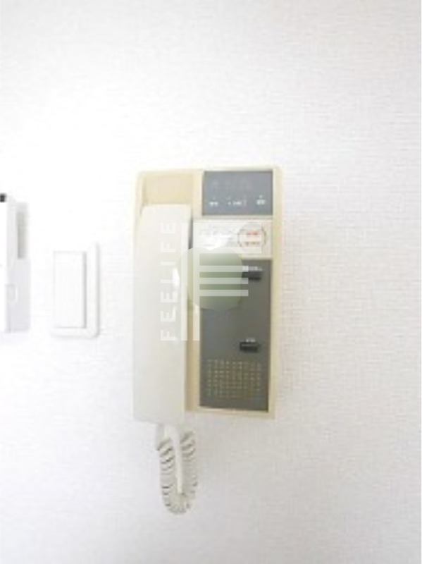 セキュリティ　同間取り別部屋の写真です、ご参考までに。