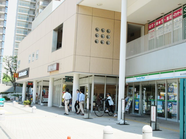 コンビニ　ファミリーマート西大井駅前店（コンビニ）まで468m